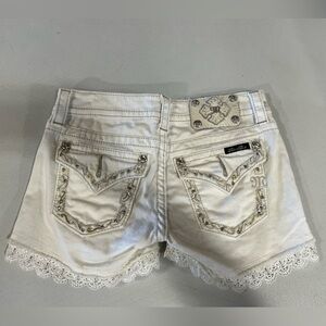 Miss Me white jean shorts size 25